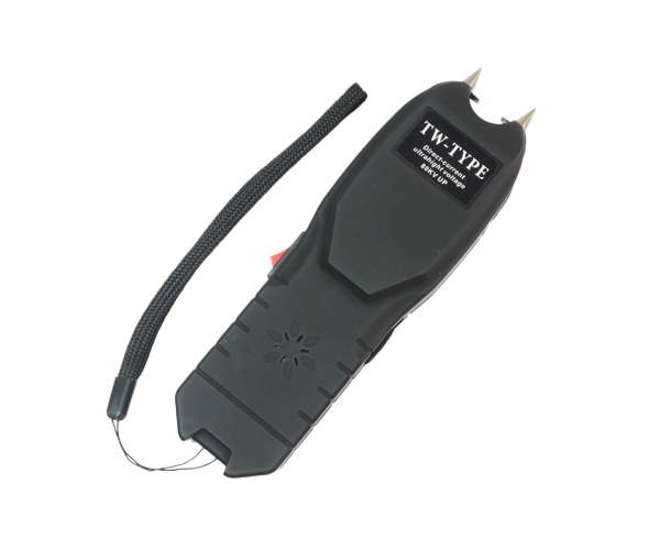 多功能電擊蜂鳴強光手電筒